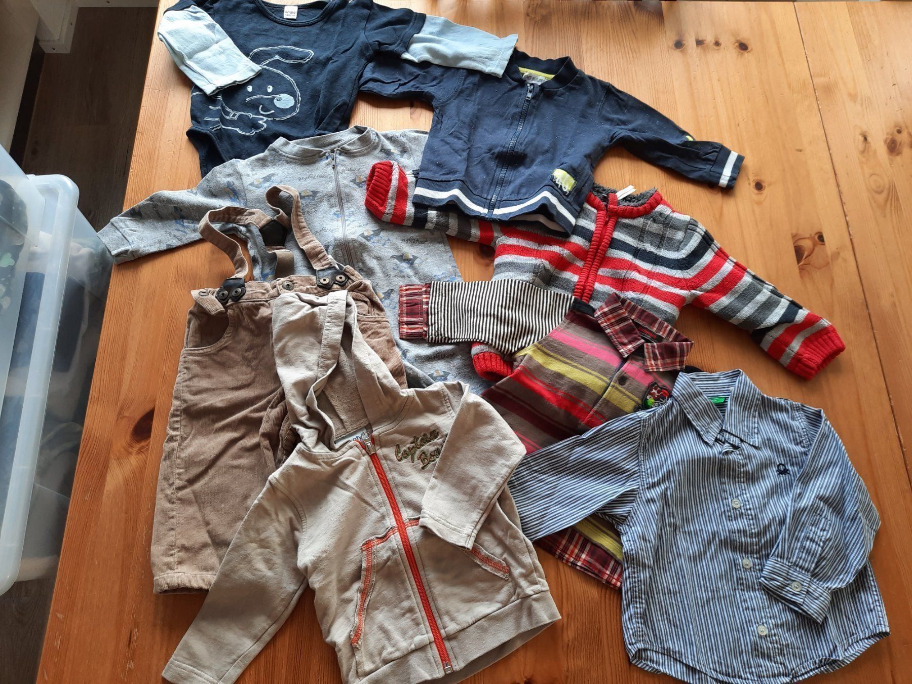 Kleiderpakete & -sets: Grosses Kleiderpaket, Grösse 74 – Gebraucht aus Aesch BL von ChezToKa