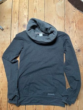 Bench Damenpullover Gr. S mit Kuschelkragen