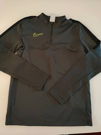 NUOVA Maglietta Nike sportiva 158/170