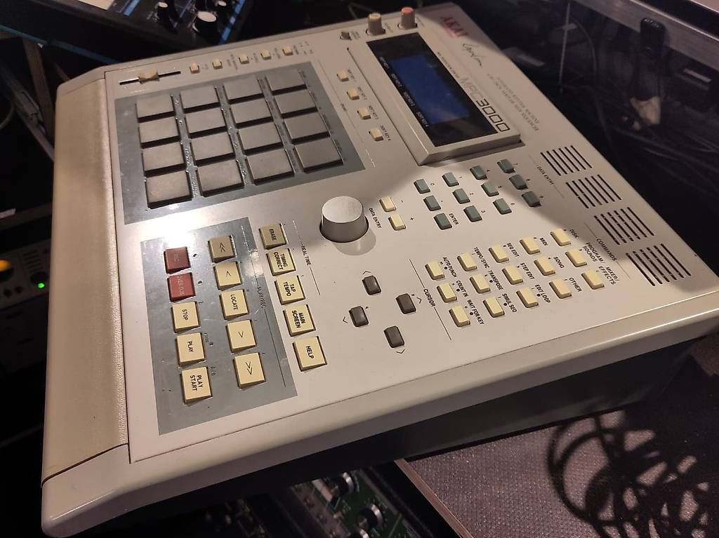 Akai Instruments de musique: Akai MPC3000 – D'occasion à Zürich par Roessler0 1