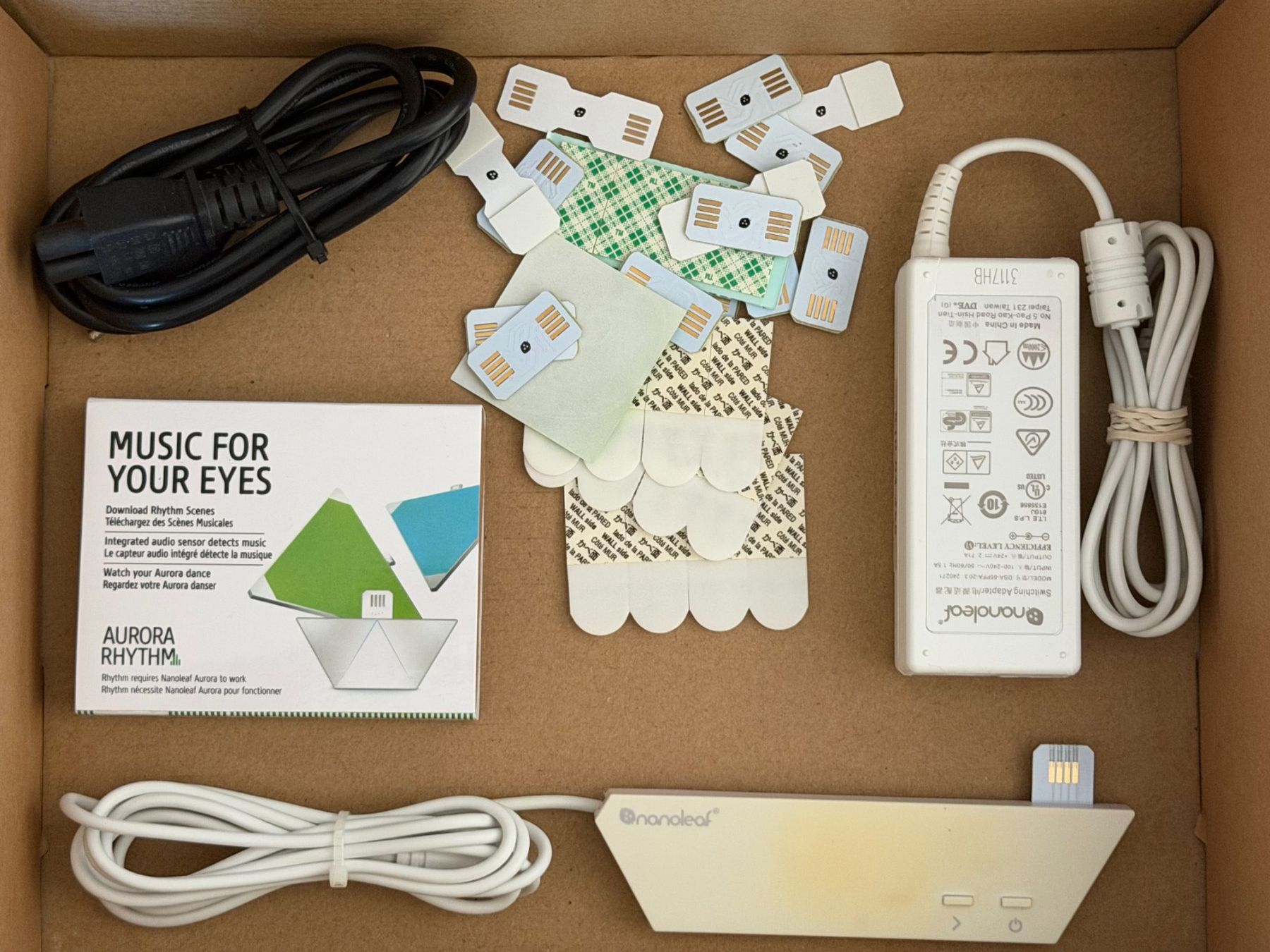 Nanoleaf Lampade: Ensemble de luminaire Nanoleaf Aurora – Usato da Uster venduto da MCe 2