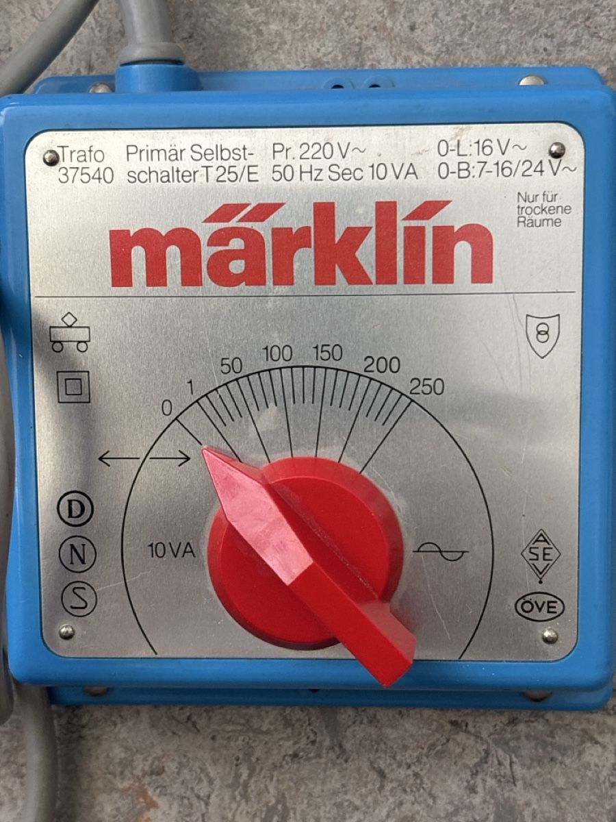 Märklin Modellini di ferrovie: Transformator Marklin 37540 gebraucht funktionsfaehig – Usato da Küsnacht ZH venduto da rus_g7dw 1