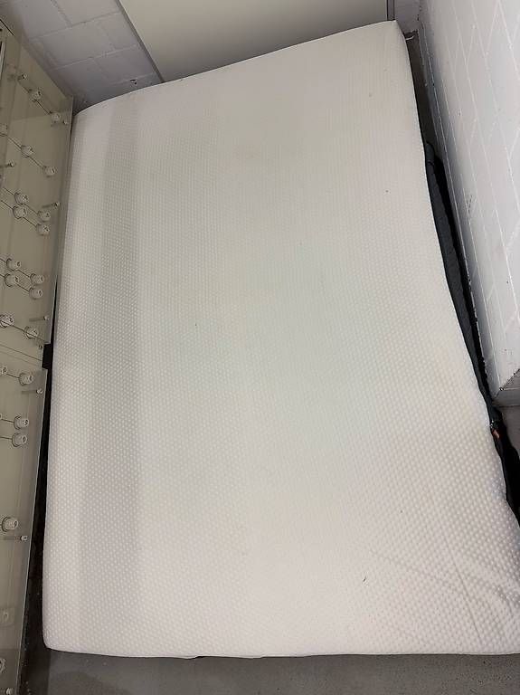 Matratzen: Emma Matratze 200x140 – Gebraucht aus Zürich von pam_rj6d
