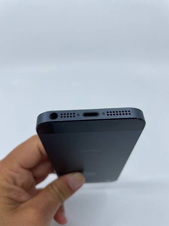 Apple Telefoni cellulari / Smartphones: iPhone 5, 16GB schwarz & graphite – Usato da Zürich venduto da Waikiki57 4