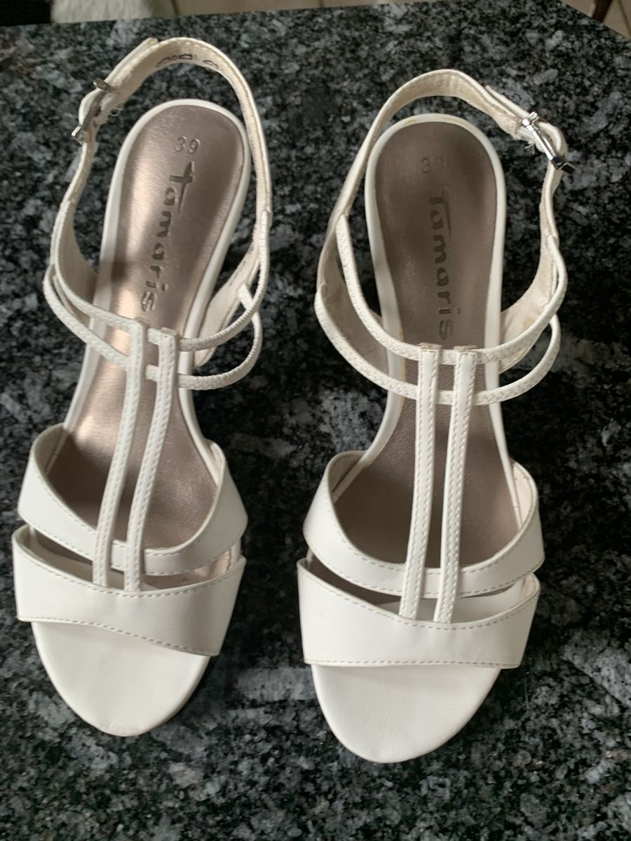 Scarpe da donna: Weisse Tamaris Sandalen Grösse 39  – Usato da Aathal-Seegräben venduto da Squiki