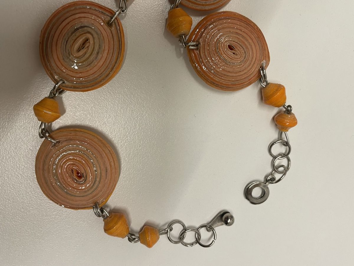 Catenine: Halskette / Kette aus Papier / Handarbeit – Nuovo (secondo la descrizione) da Rümlang venduto da euqinom16 2