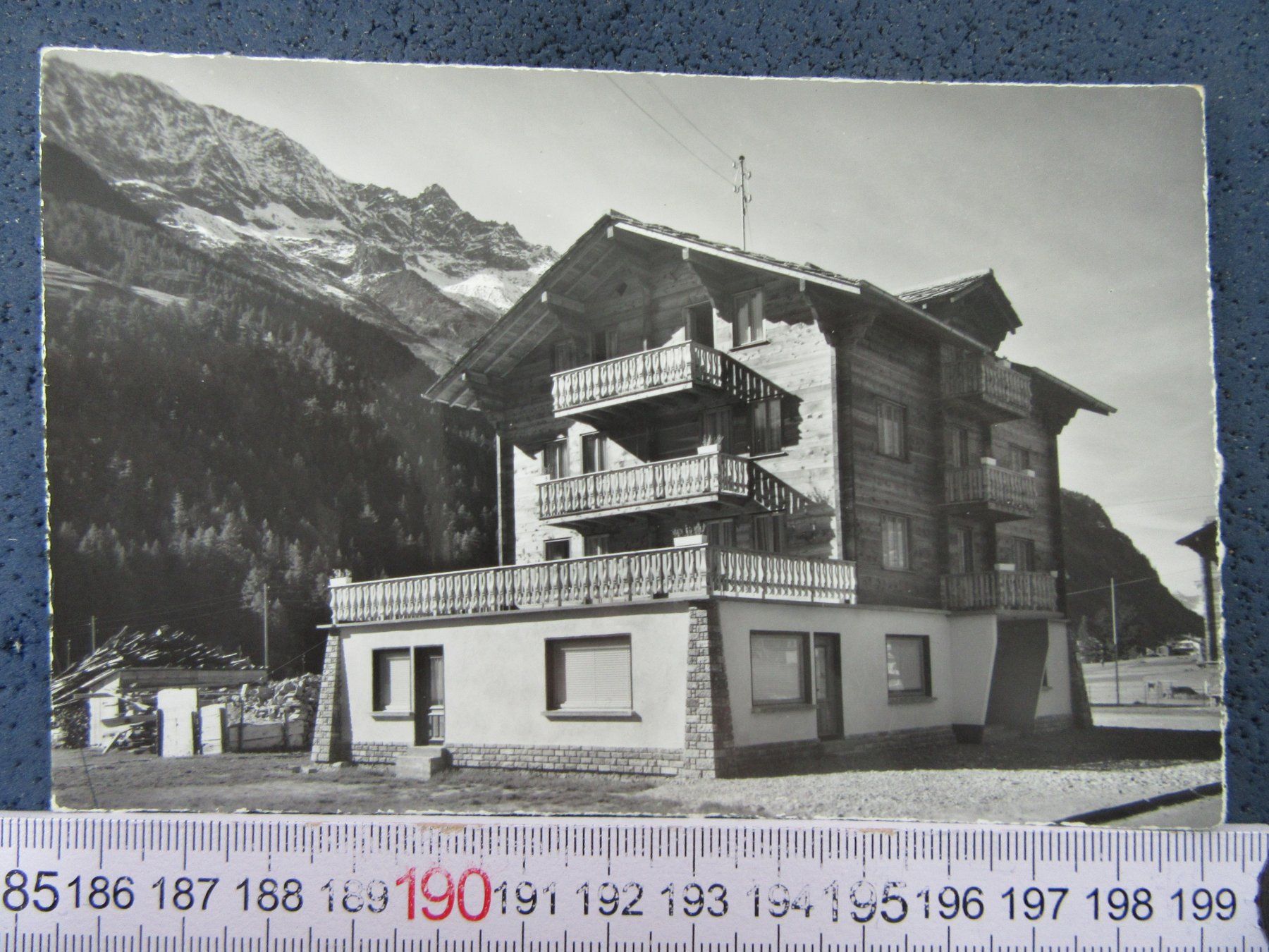 Cartoline postali: SAAS-GRUND VS AK CHALET BERGHEIMAT – Usato da Ettingen venduto da Hausi4711