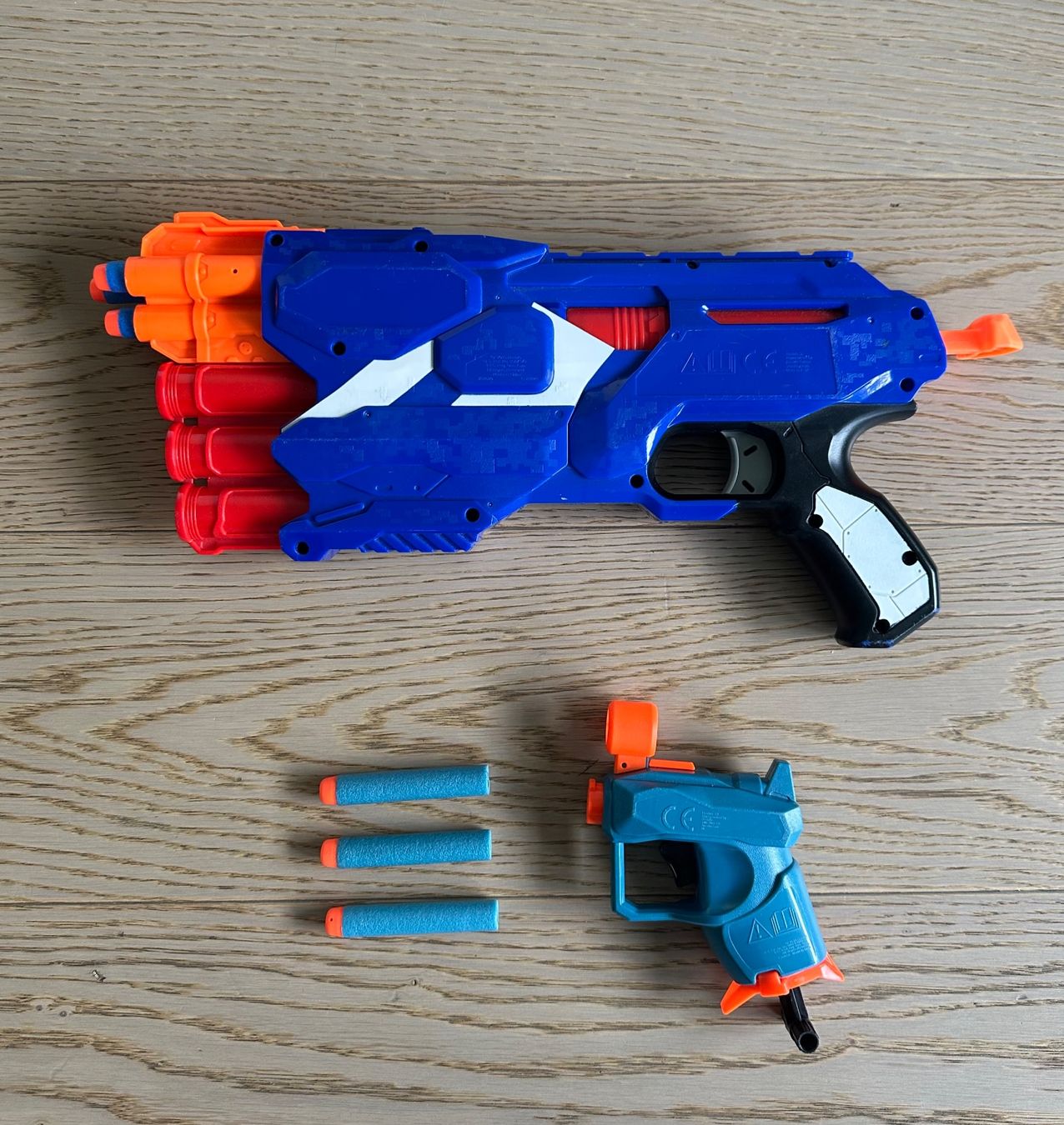 Nerf Giocattoli: Nerf Dual-Strike Blaster Elite und Mini Nerf Pistole – Usato da Abtwil SG venduto da sinsky_ 2