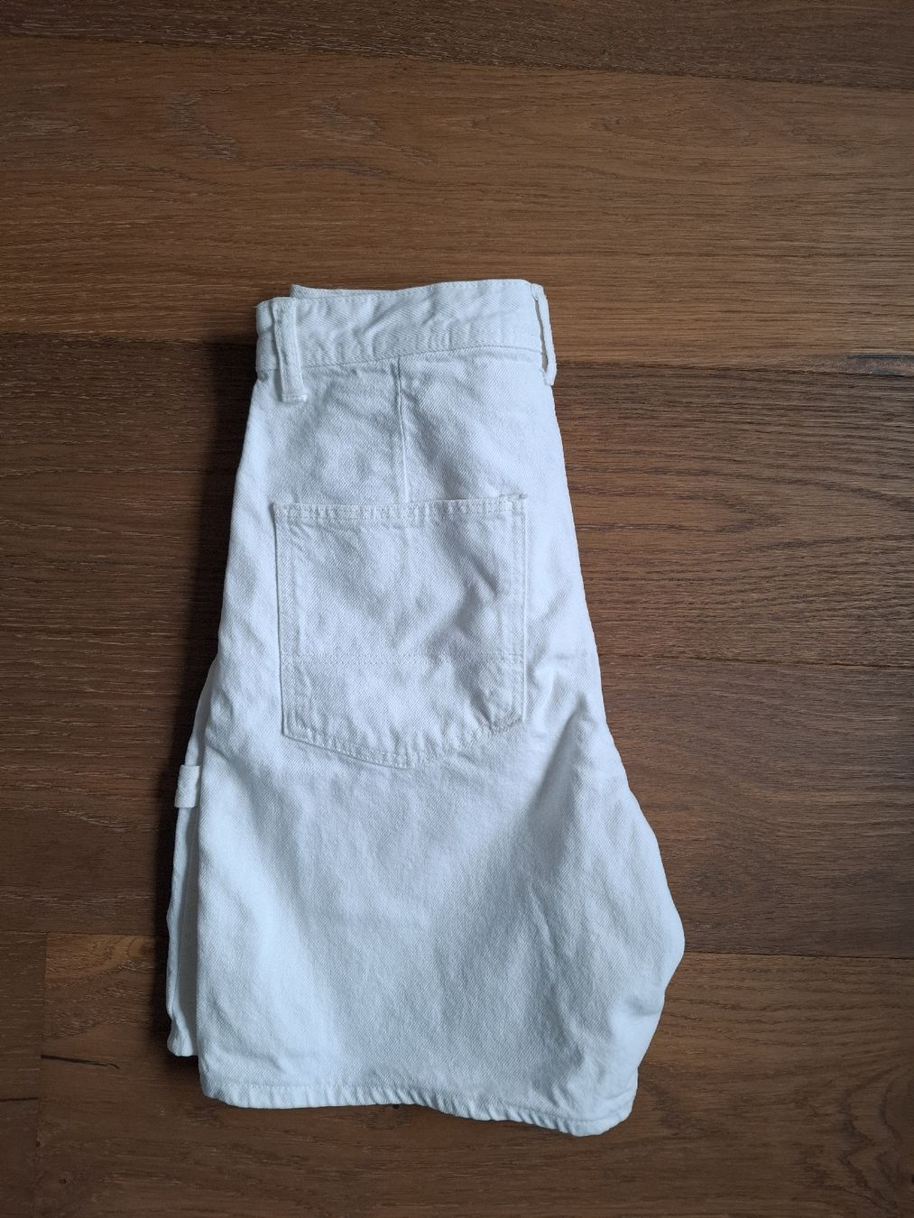 Jeans: weisse Jorts – Gebraucht aus Biel-Benken BL von lki_gn82 1
