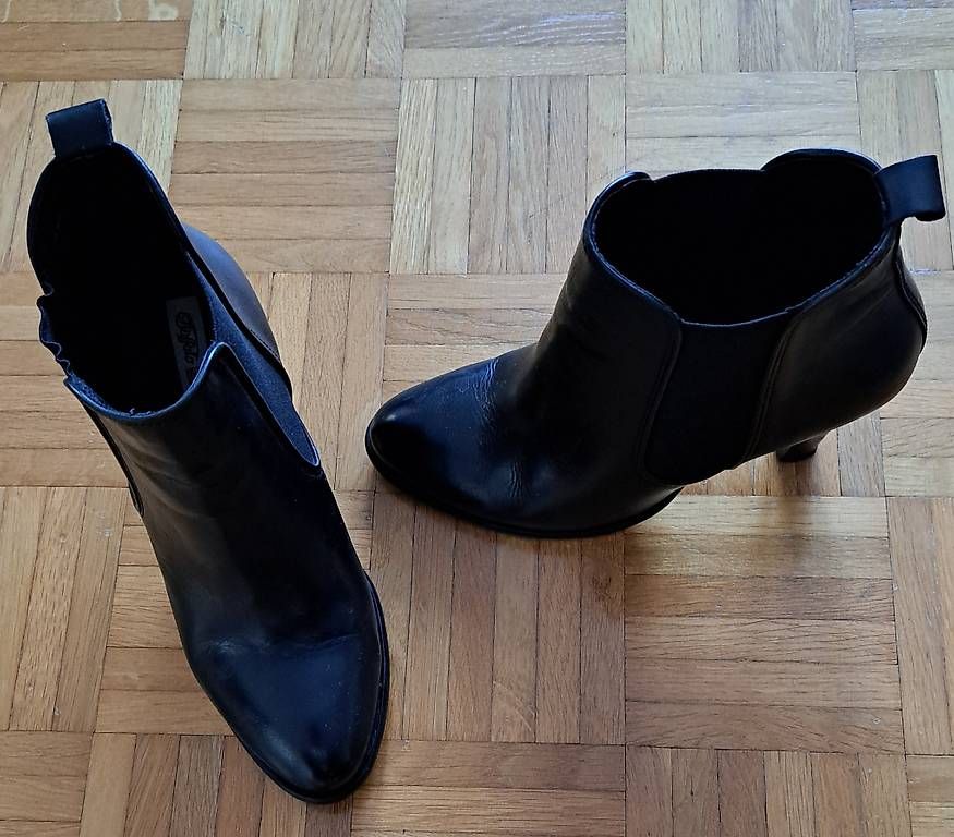 Buffalo Scarpe da donna: Stiefeletten Marke BUFFALO, schwarz – Usato da Uetikon am See venduto da graziella82
