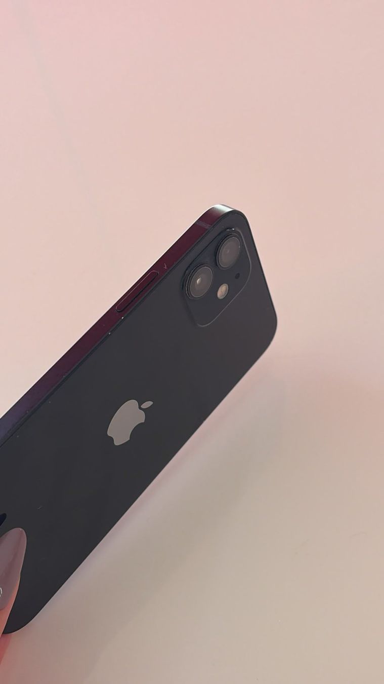 Apple Telefoni cellulari / Smartphones: I-Phone 12 – Usato da Langwiesen venduto da rheinfall59 1