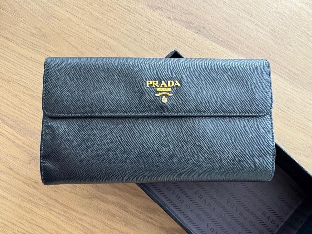 Prada Portamonete: Prada-Saffiano Leather Geldbörse – Usato da Flums venduto da JXWANG