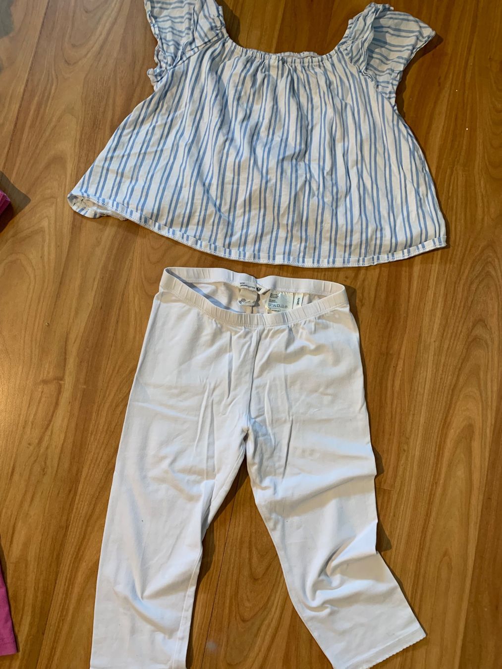 H&M Lotti & Set di vestiti: Mädchen Kleiderpaket Grösse 134 – Usato da Ettingen venduto da evs_6w9m 4