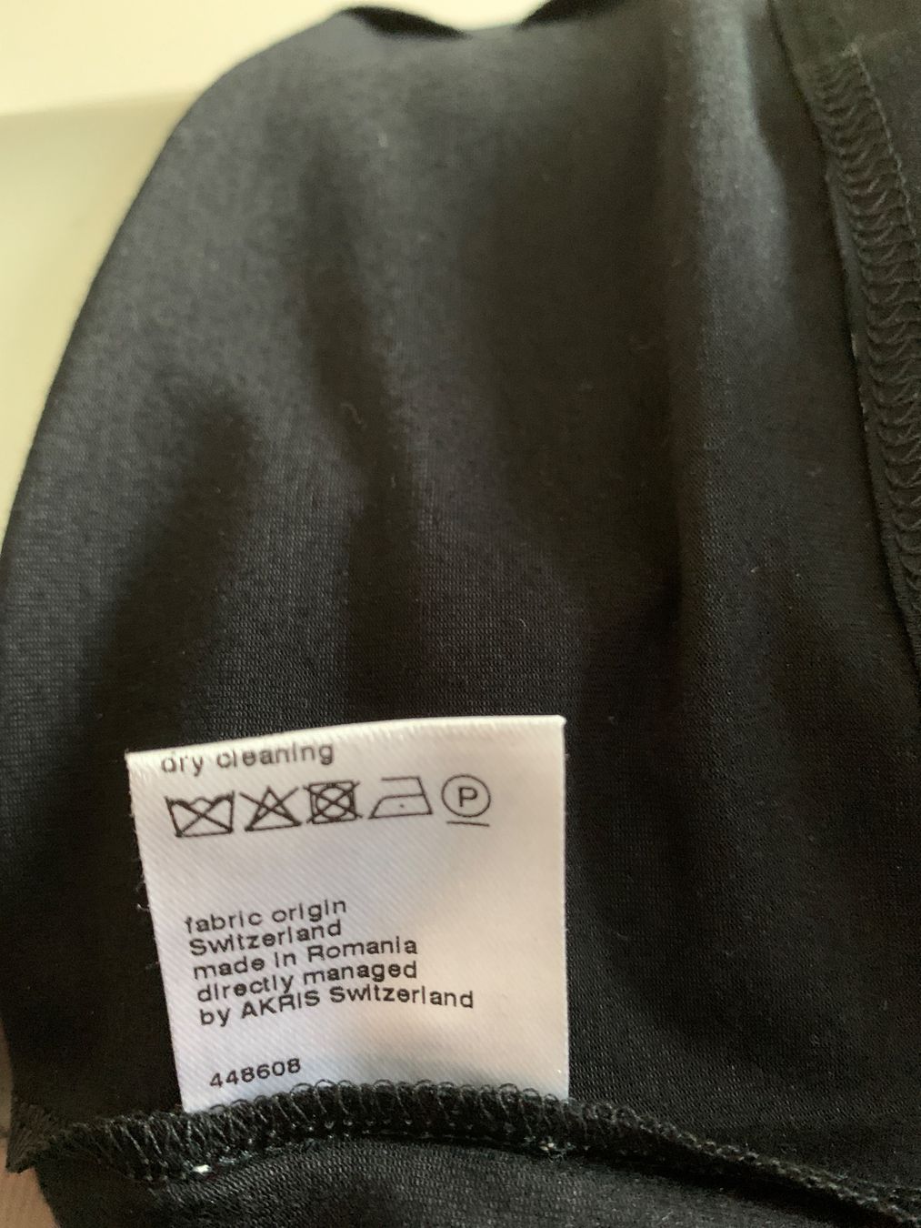 Akris Maglioni & Felpe: AKRIS: OVP/Geraffter Rollkragen-Pullover mit Kaufetikette 38 – Nuovo e nell'imballaggio originale da Luzern venduto da paulablue 9