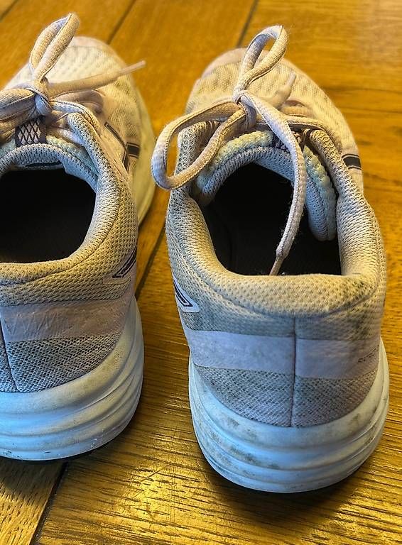 Asics Scarpe per ragazze: Turnschuhe Asics Gr. 34.5 – Usato da Zollbrück venduto da beisu 3