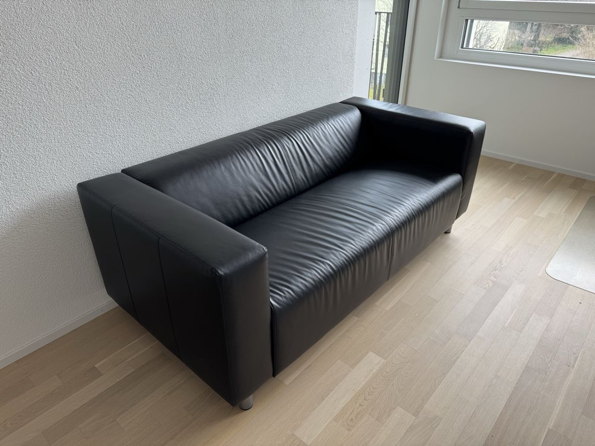 Ikea Divani: Ikea Klippan 2er-Sofa (schwarz) – Usato da Muttenz venduto da hypparion