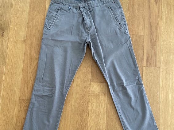 Jeans: Hilfiger Denim Chino grau – Usato da Ebikon venduto da van_qg5n