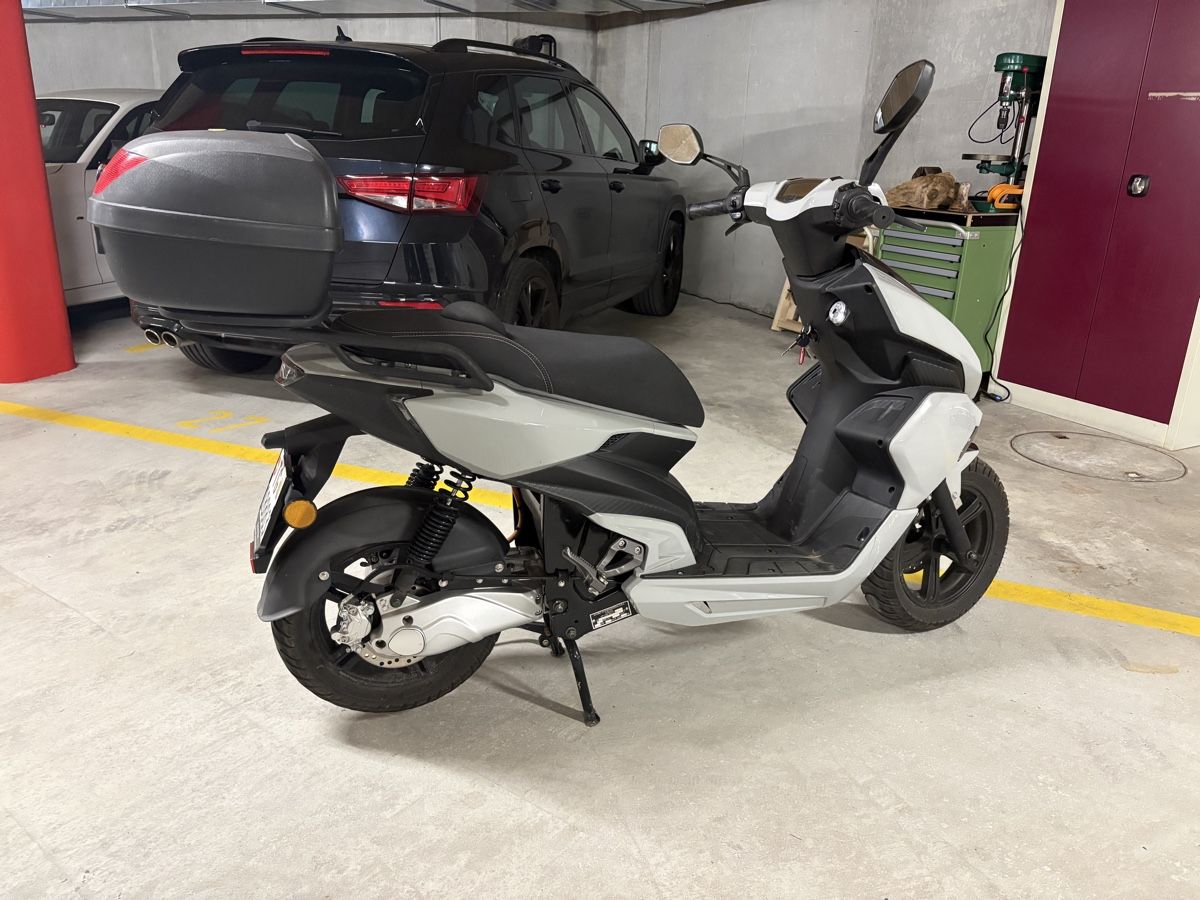 Scooter: Roller Motorad Elektro UGBEST R3S – Usato da Bettwiesen venduto da jen_r8my 1