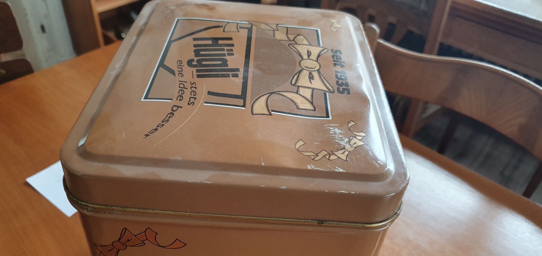 Tabacchi: Schöne Blechdosen Hügli – Usato da Flawil venduto da Naphtali 5
