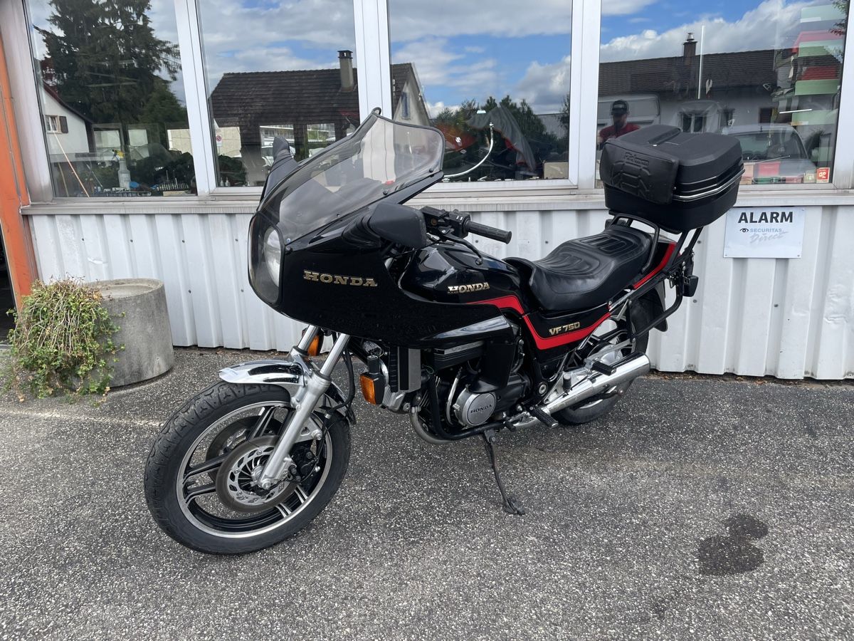 Honda Route: VF 750 Sports RC07 – Défectueux à Oftringen par GWC_1 2