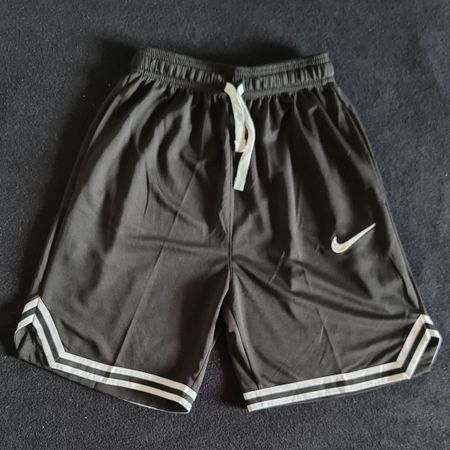 Nike Shorts Dri-Fit schwarz neu