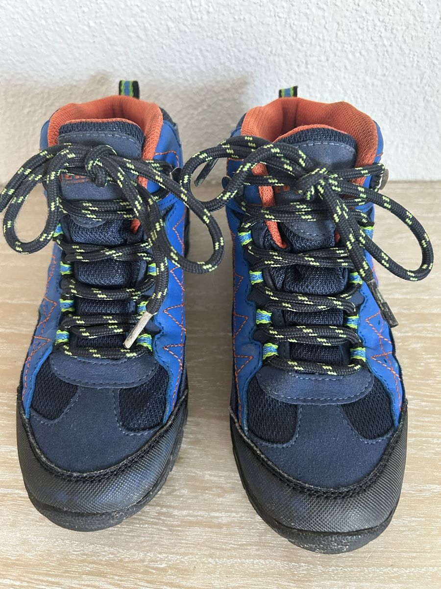 Scarpe per ragazzi: Kinder Wanderschuhe blau Grösse 31/32 leichte Gebrauchsspure – Usato da Wolhusen venduto da eve_m6cg 3