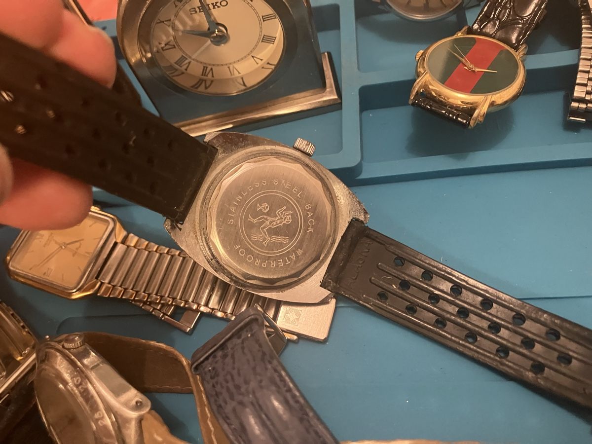 Orologi: Lot de montres et réveils divers, état variable – Difettoso da Fribourg venduto da Snoopy-Mousi 4
