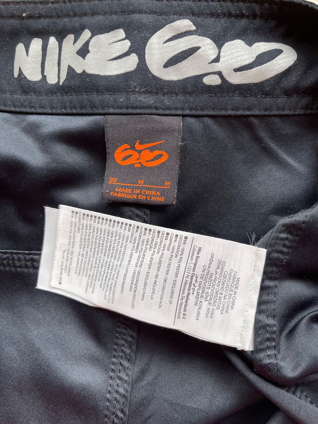 Nike Pantaloni: NIKE 6.0 M/NP65CHF Shorts Dunkelblau – Nuovo (secondo la descrizione) da Kölliken venduto da Prscoo 2