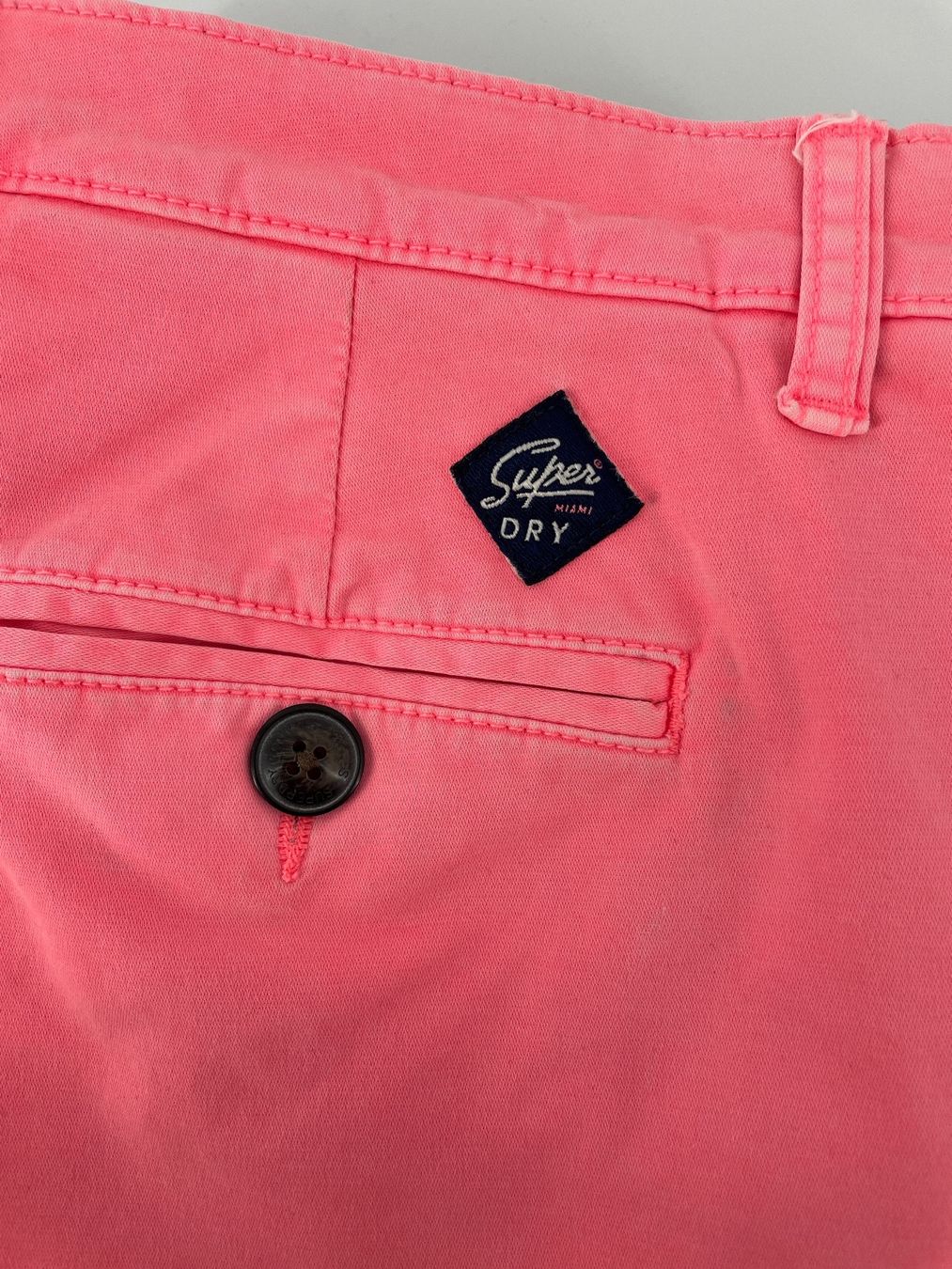 Superdry Pantaloni: Superdry Shorts Gr. M – Nuovo (secondo la descrizione) da Auenstein venduto da moin. 4