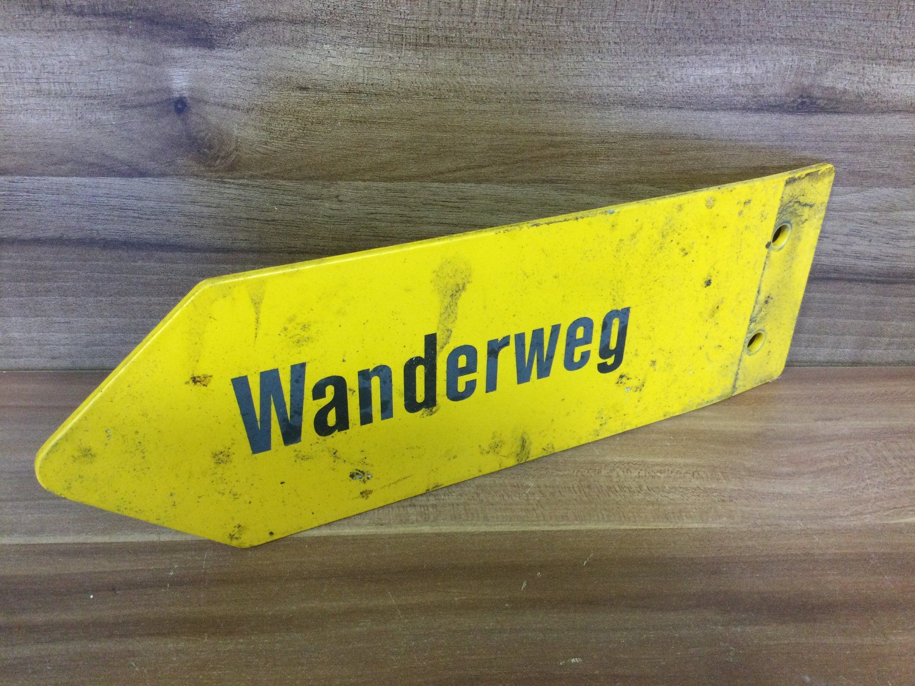 Insegne: Gebrauchtes Verbogenes Wanderweg Wegweiser Schild – Usato da Wangen SZ venduto da kuriosum12 1