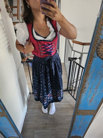 Dirndl Premium Trachten pink blau Grösse 36 neuwertig