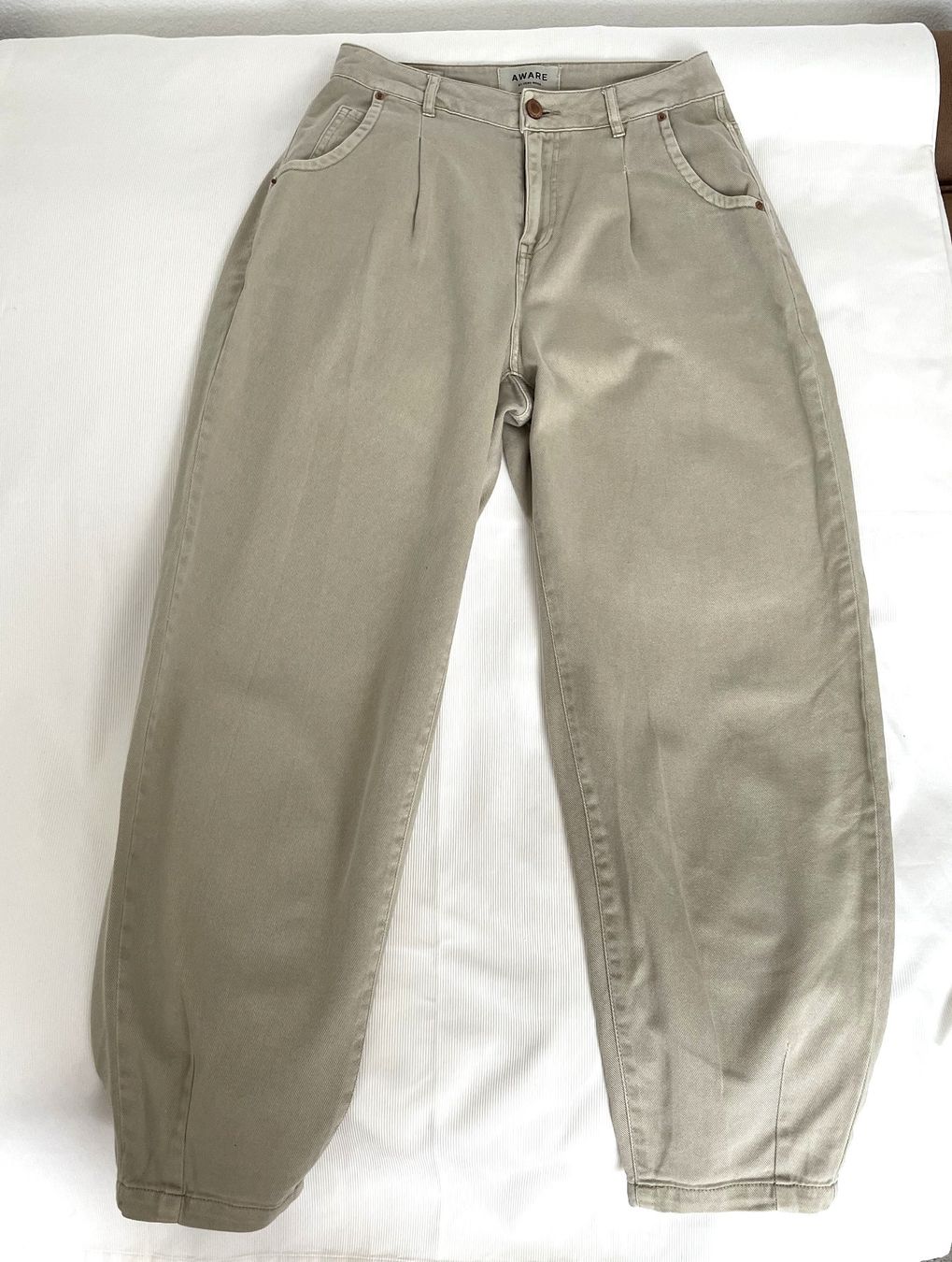 Vero Moda Jeans: Jeans AWARE by Vero Moda, beige, Gr. XS – Neu (gemäss Beschreibung) aus Chur von Zido