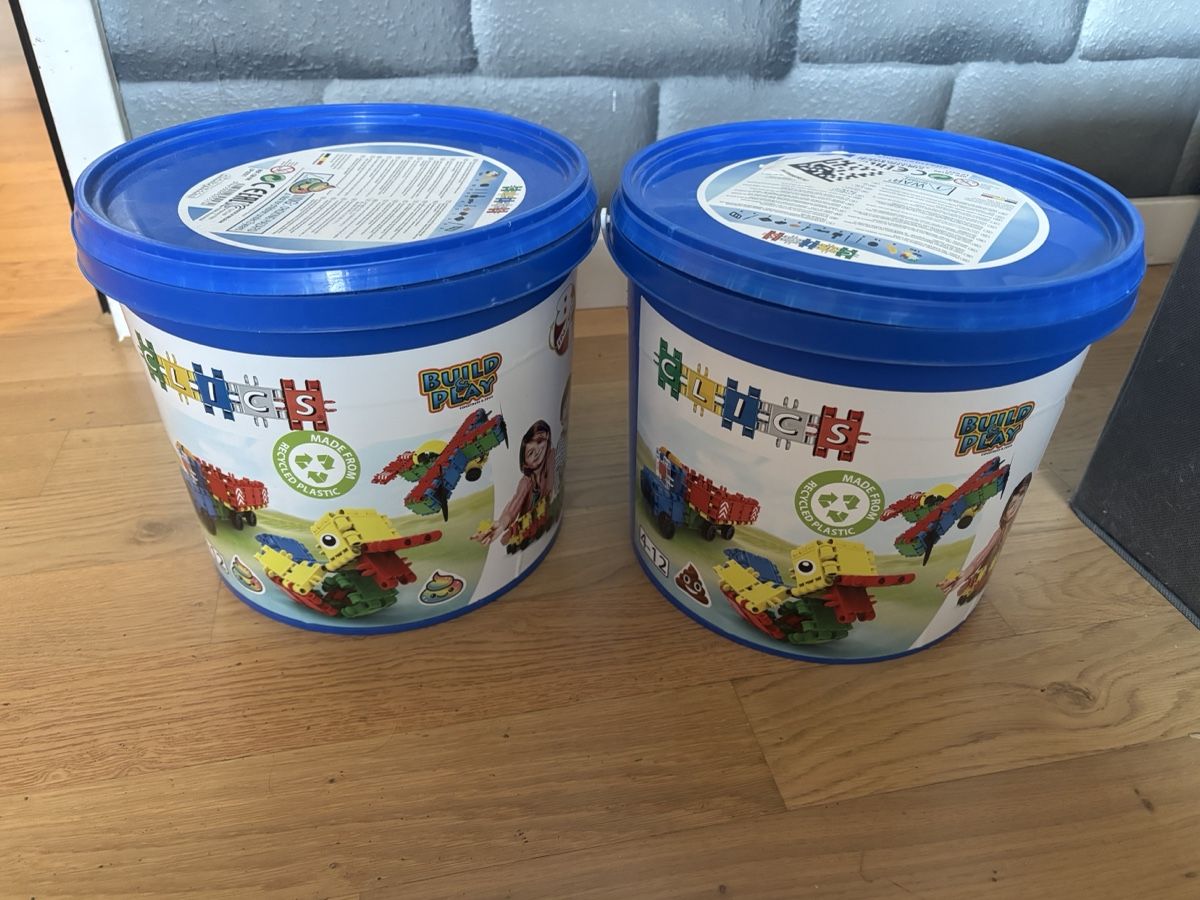 Clics Baukästen: 2 Baustein Eimer clics Bausteine – Gebraucht aus Allschwil von Juicysplash8