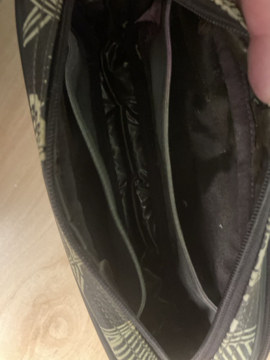 Roxy Astucci : Roxy Schüler Etui neuwertig, klein und handlich – Usato da Obergerlafingen venduto da cabo4 2