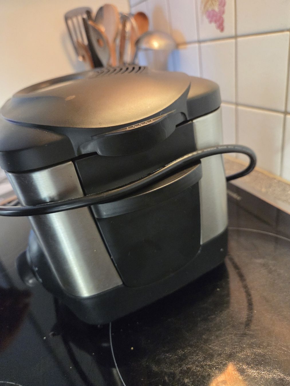 Komplettküchen: Friteuse PRIMOTECQ Mini en inox bon état – Gebraucht aus Brügg BE von man_xyd9 5