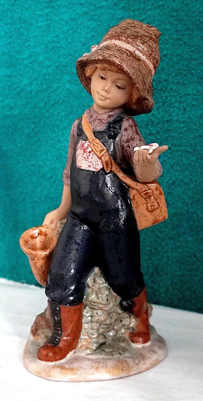 Statuette: Nadal Steingut Mädchen mit Schmetterling – Usato da Baar venduto da 2cvbaar
