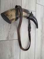 Pulverhorn mit Lederriemen