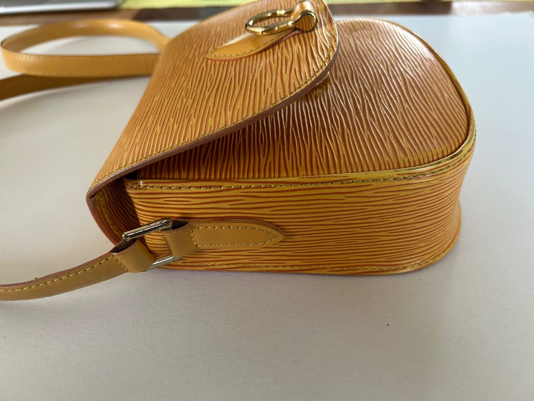 Louis Vuitton Borse da donna: Classic Louis Vuitton Umhängetasche – Nuovo (secondo la descrizione) da Hugelshofen venduto da seagull 4