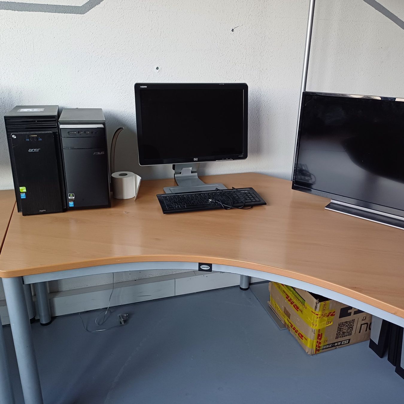 PCs: Ordinateur Acer et Asus, écran HP, clavier, souris. PC – Gebraucht aus Villeneuve VD von vog_yc5s