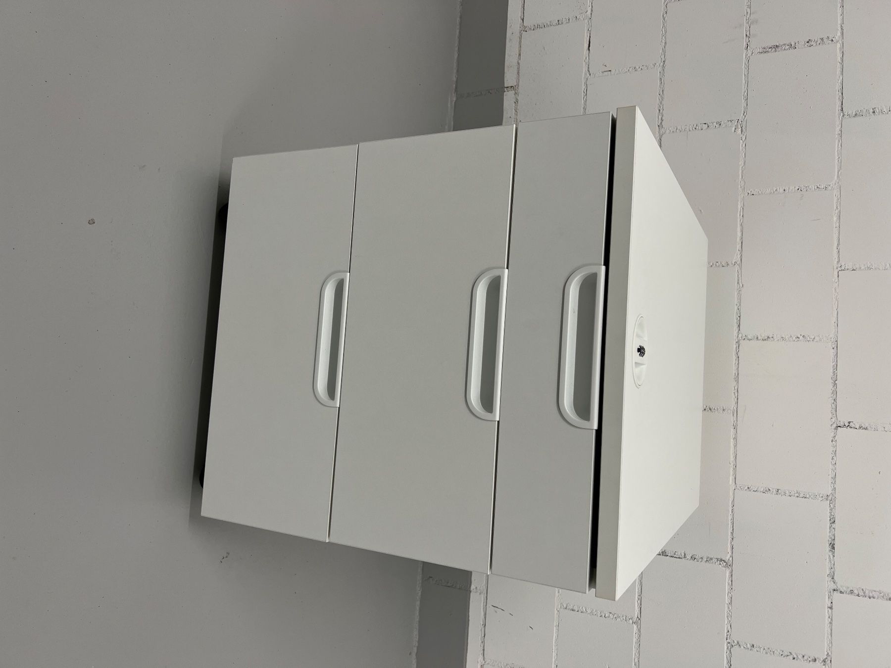 Ikea Banconi: IKEA Korpus mit 3 Schubladen, weiss – Usato da Zürich venduto da Naama