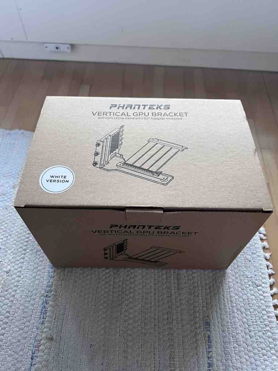Lian Li Gehäuse: Lian Li PC Gehäuse weiss inklusive Phanteks GPU Bracket – Gebraucht aus Niederhasli von hidrosis 9