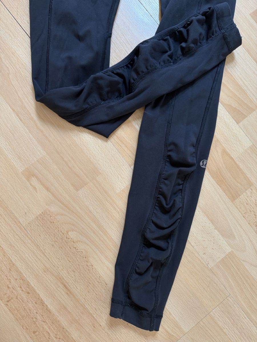Lululemon Leggings: Lululemon leggings black size 2 used condition – Gebraucht aus Zürich von Rochfordevelyn 2