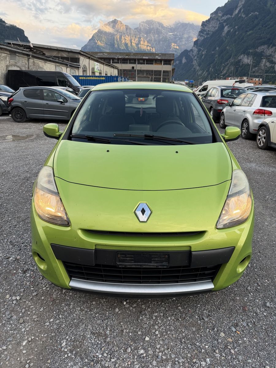 Renault Autos: Renault Clio 1.6 Benzin Mit Rest MFK 12.2026 – Gebraucht aus Mollis von BSL10