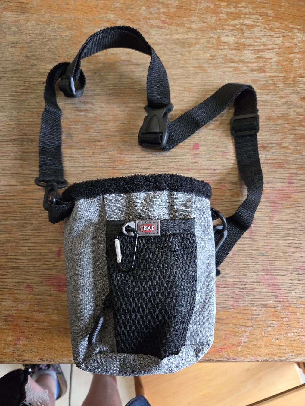 Trixie Taschen: Futterbeutel Trixie grau mit Tragegurt – Neu (gemäss Beschreibung) aus Aarberg von chr_9v67