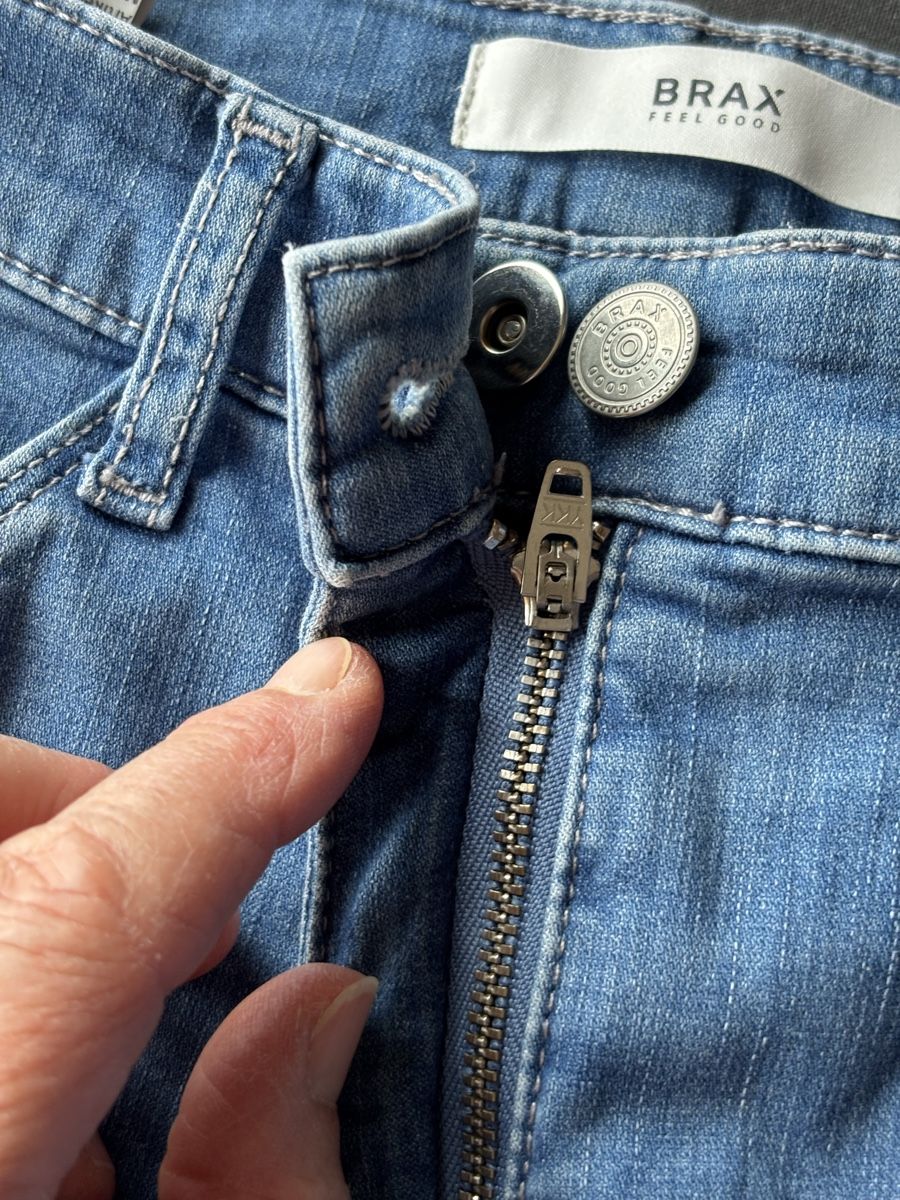 Brax Jeans: Jeans blau Grösse K38 – Usato da Kesswil venduto da Branca-01 6