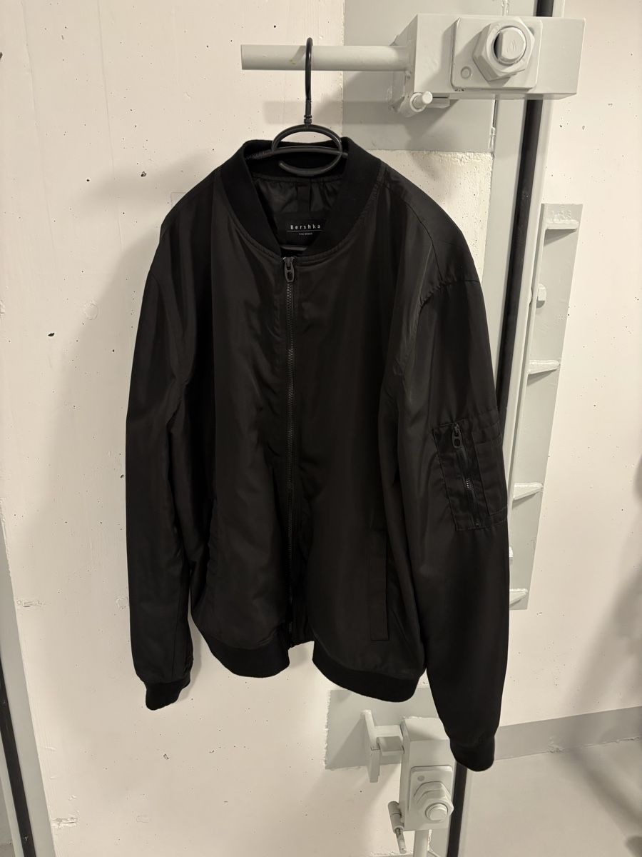 Bershka Giacche: Bershka Übergangsjacke – Nuovo (secondo la descrizione) da Schleinikon venduto da Jessica_Lutishi