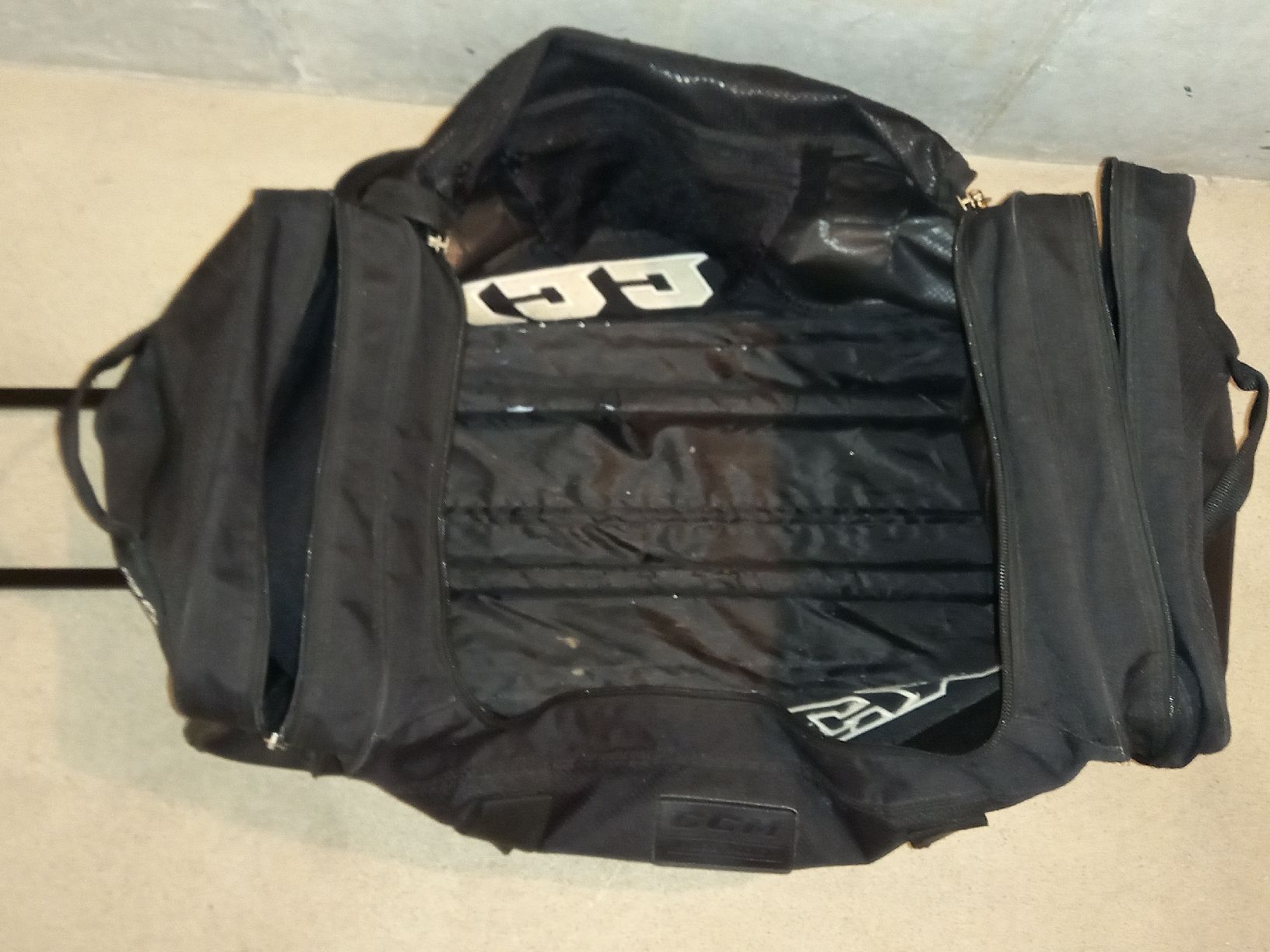 Ccm Kindertaschen: Eishockeytasche CCM – Gebraucht aus Niederteufen von asaniel 3