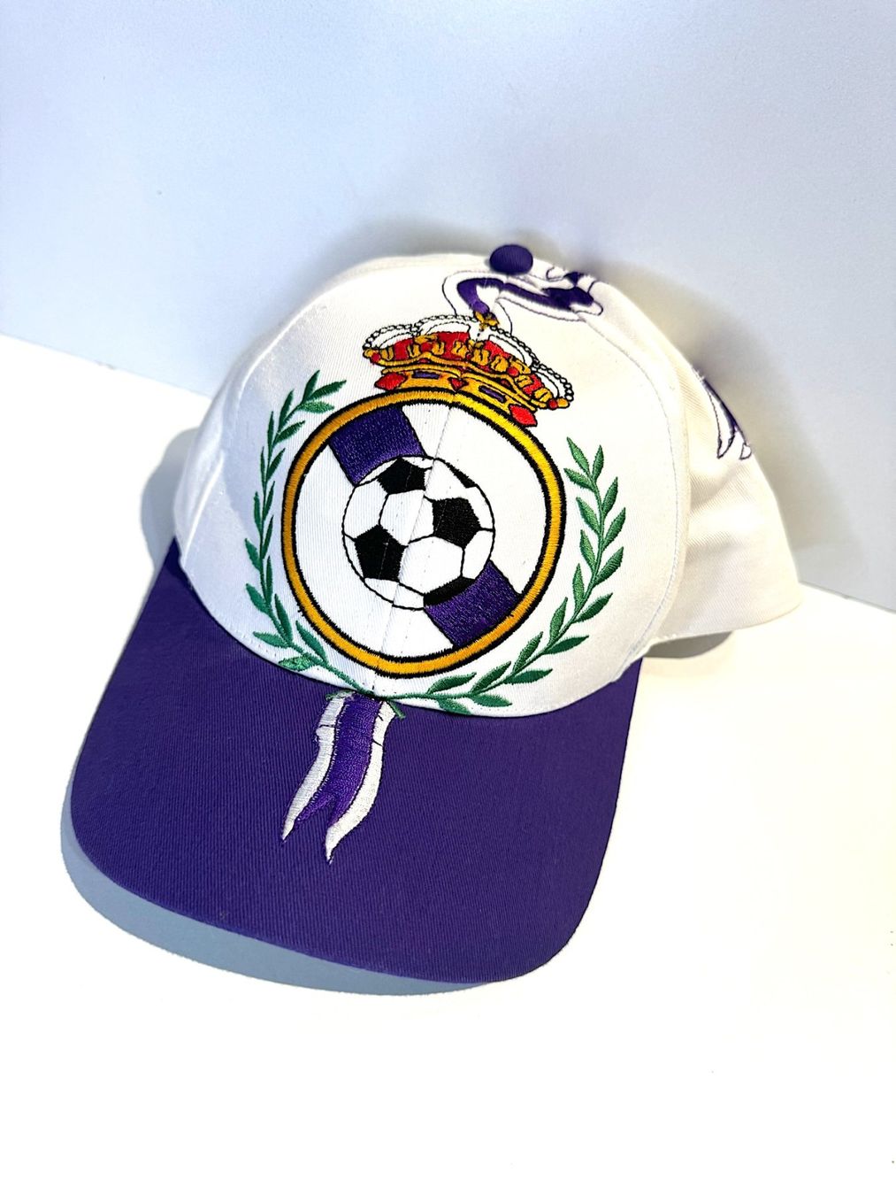 Copricapi, berretti & cappellini: VINTAGE 90s REAL MADRID SOCCER SNAPBACK CAP HAT – Usato da Cortaillod venduto da Stay_Alive_vtg_CAP 1