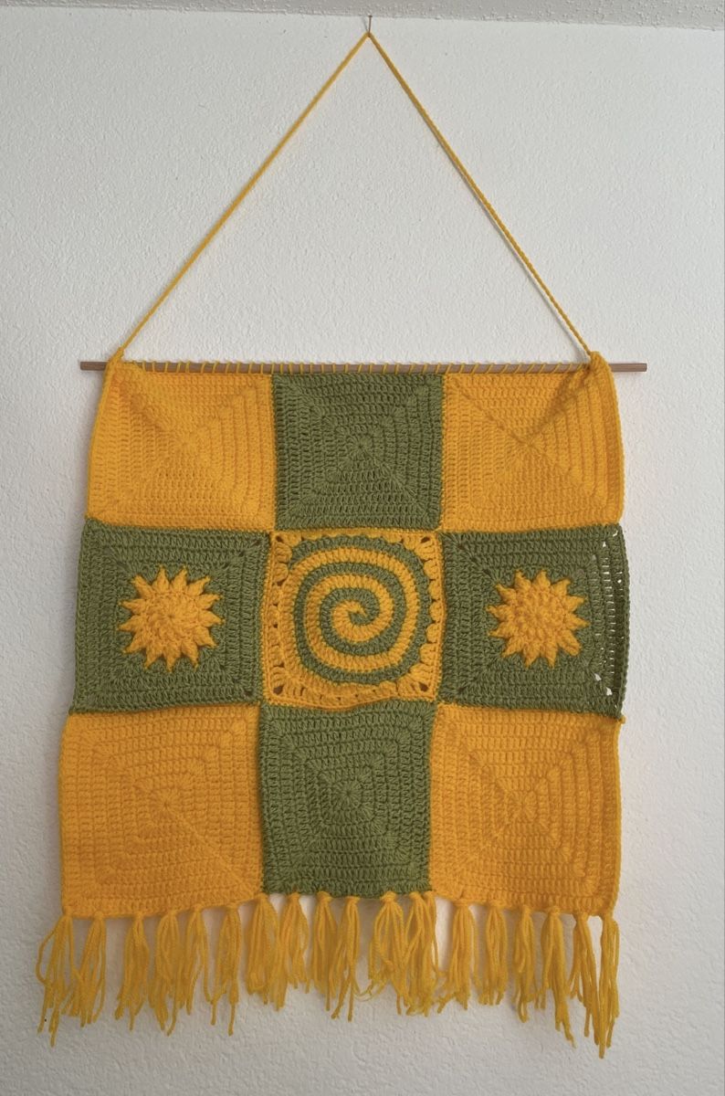 Tutte le decorazioni: Crochet wall hanging – Nuovo e nell'imballaggio originale da Zürich venduto da Zuri_Stitches 1
