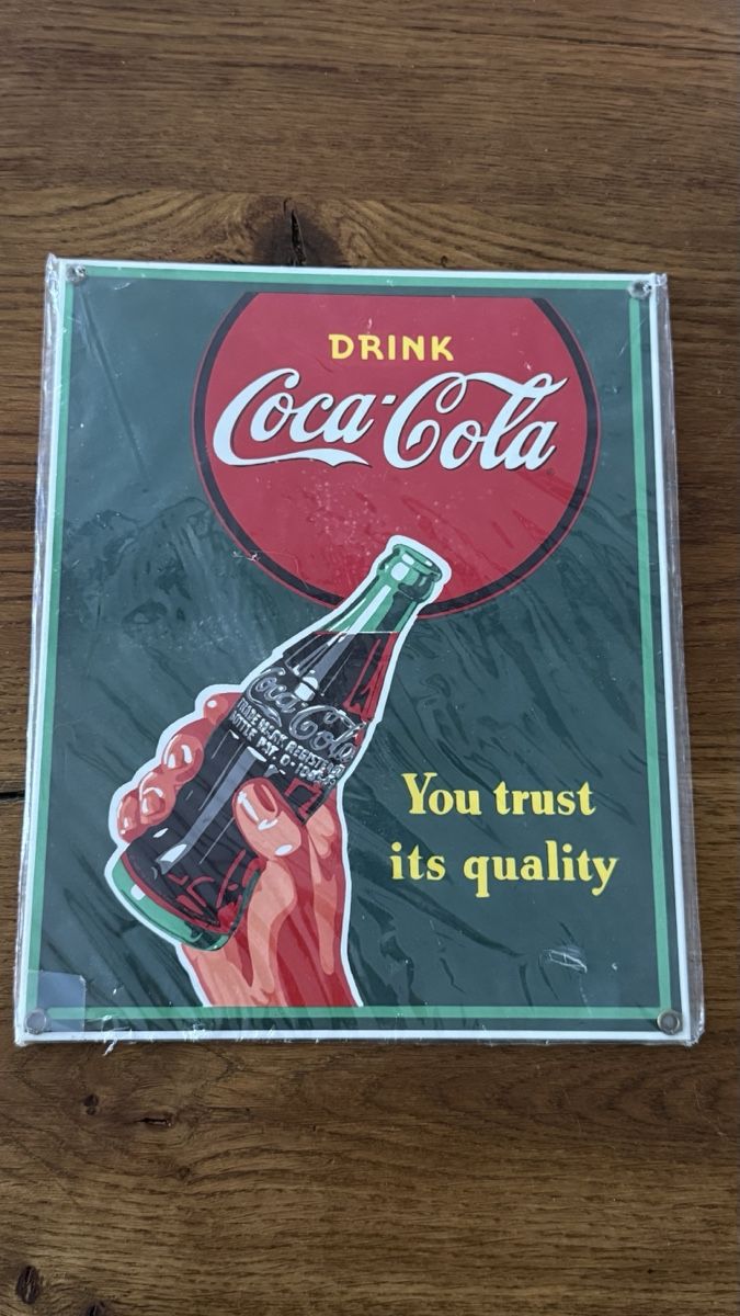 Coca-Cola Insegne: Coca-Cola Blechschild mit Flasche und Spruch – Usato da Buchrain venduto da Kindlein